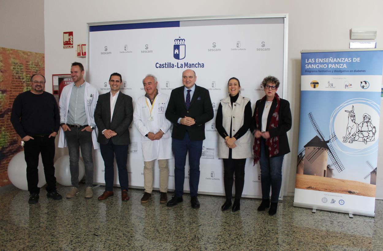 El Hospital General de Tomelloso acoge una charla sobre estilos de vida saludables y control de la diabetes con Sancho Panza como protagonista 