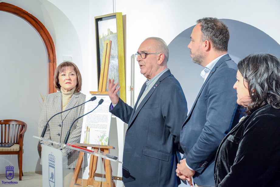 Inaugurada la exposición de pinturas de Carlos Dueñas en la Posada de los Portales