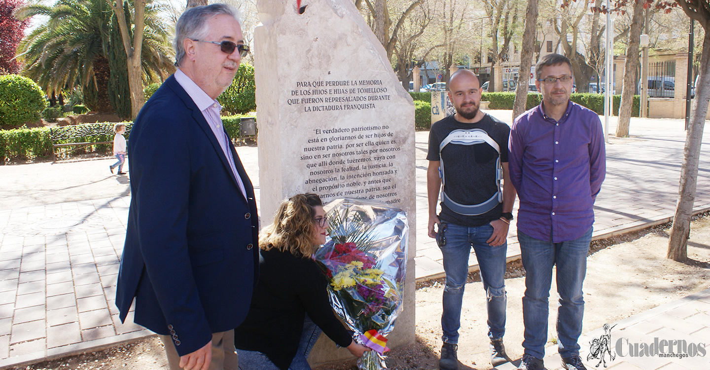 Unidas-Podemos realiza una ofrenda floral en conmemoración al 88 aniversario de la II República.