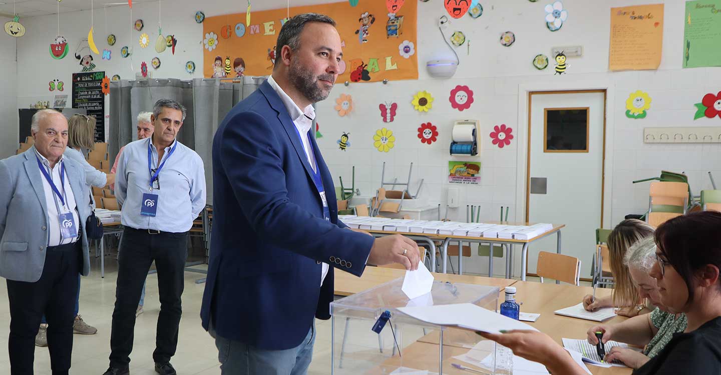 Javier Navarro anima a los vecinos de Tomelloso para que ejerzan su derecho al voto, porque lo que suceda en Europa evidentemente va a afectar en gran medida al devenir, al futuro y al progreso de nuestra localidad