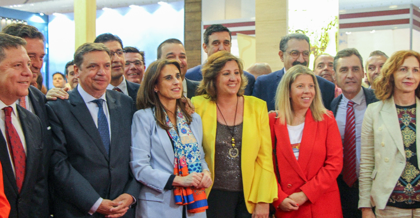 La alcaldesa de Tomelloso asiste a la inauguración de Fenavin