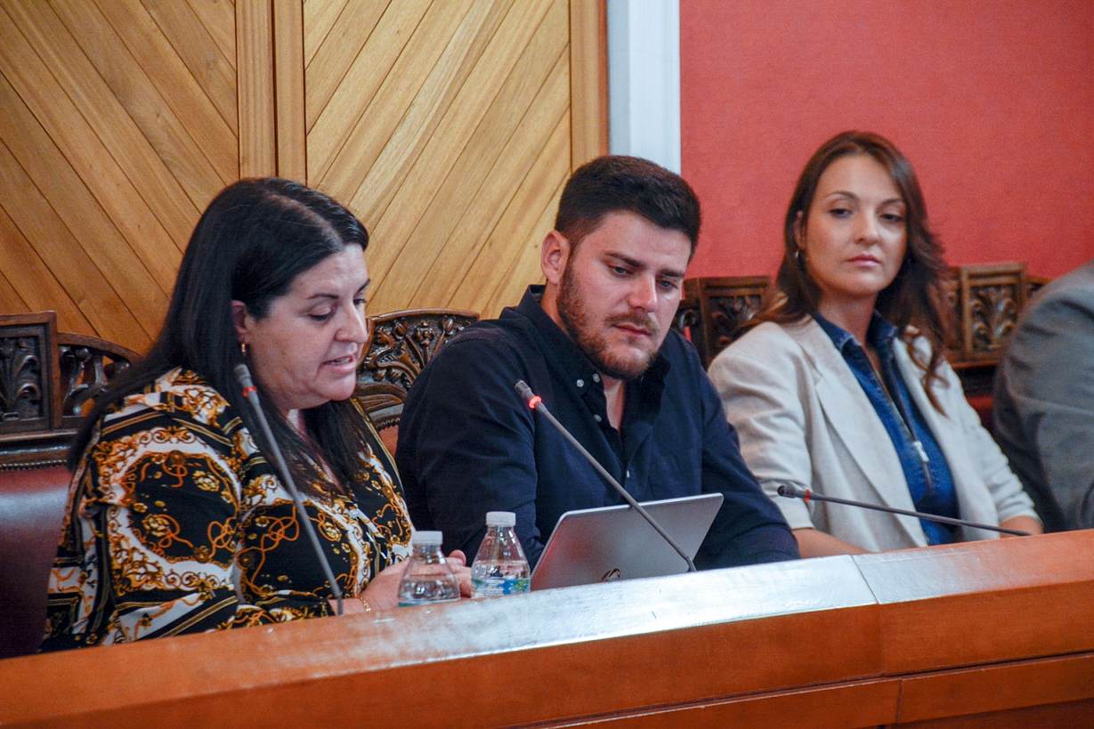 El pleno municipal aprueba por unanimidad conceder a Valentín Arteaga el título de Hijo Adoptivo de Tomelloso