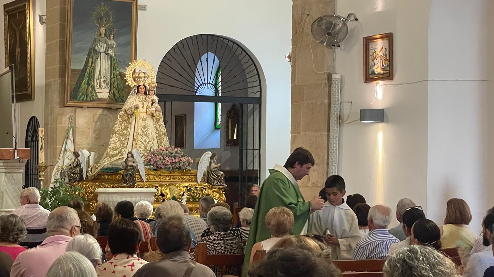 Este pasado domingo la Hermandad de la Virgen de las Viñas celebró un emotivo y entrañable acto en torno a la patrona de la ciudad de Tomelloso