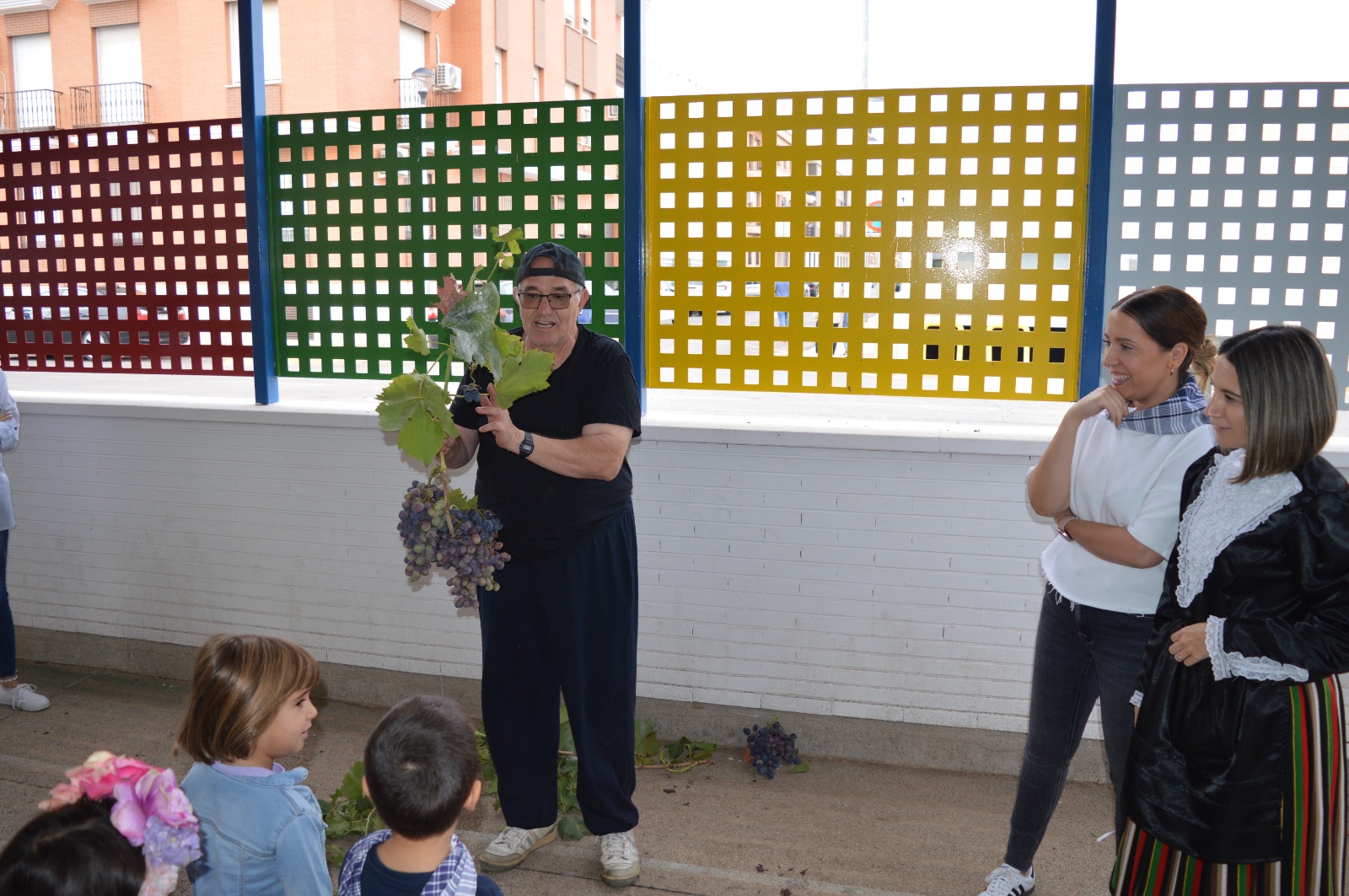 Vendimia en el CEIP Félix Grande