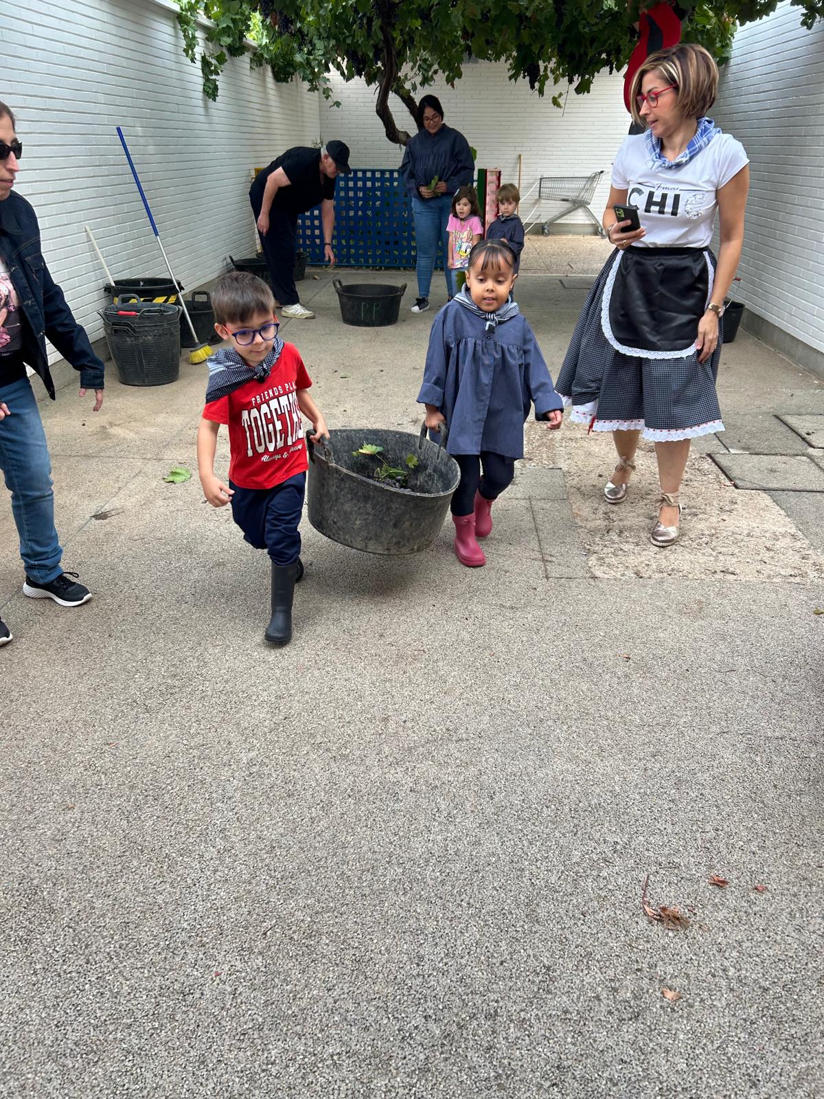 Vendimia en el CEIP Félix Grande