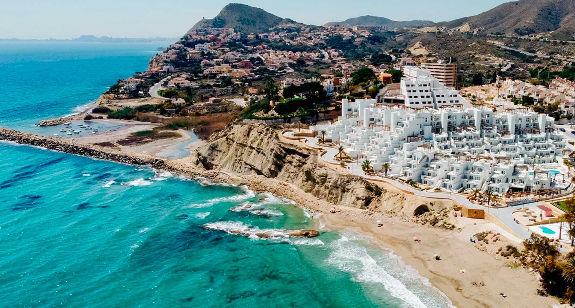 8 de marzo: un día de playa pensado por y para ellas