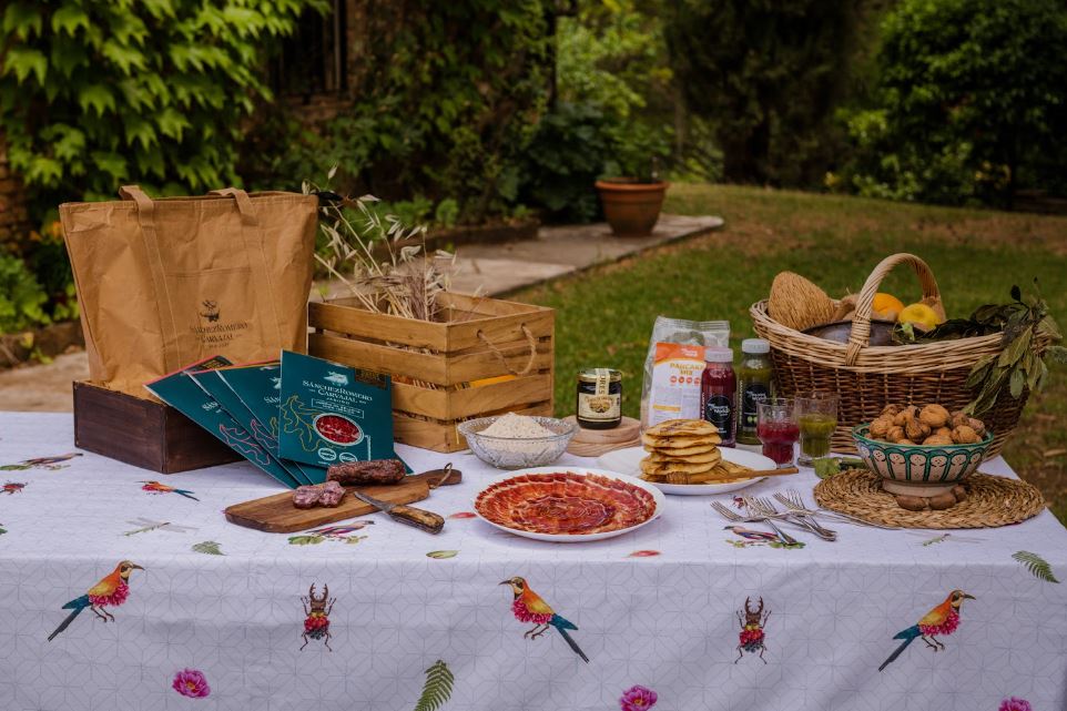 Sánchez Romero Carvajal & Pilar Ferrer lanzan un pack de edición limitada para disfrutar del mejor brunch al aire libre este verano 