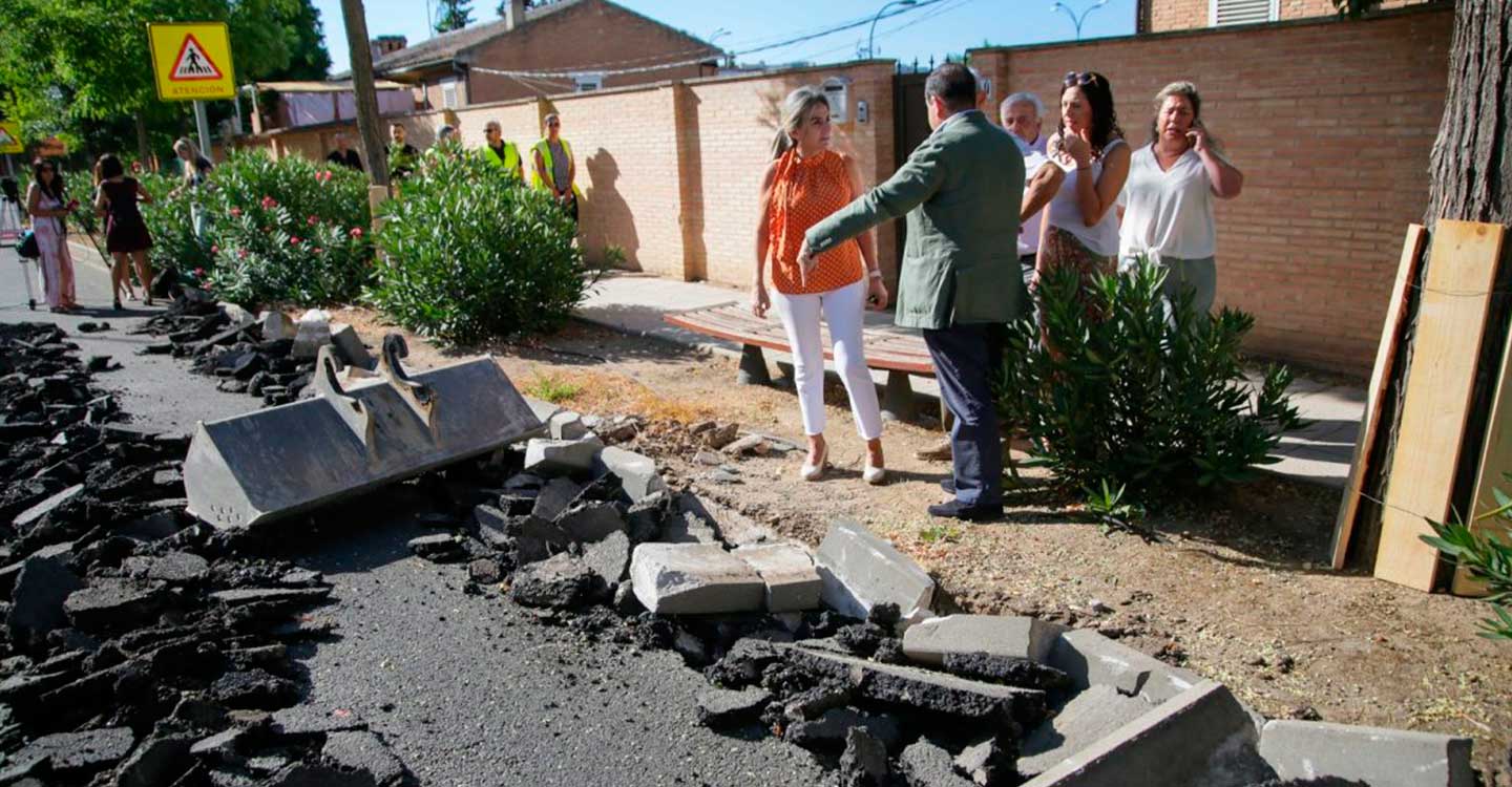 Milagros Tolón destaca en la visita a las obras de Barber el potencial de Palomarejos, un barrio “que vamos a impulsar”