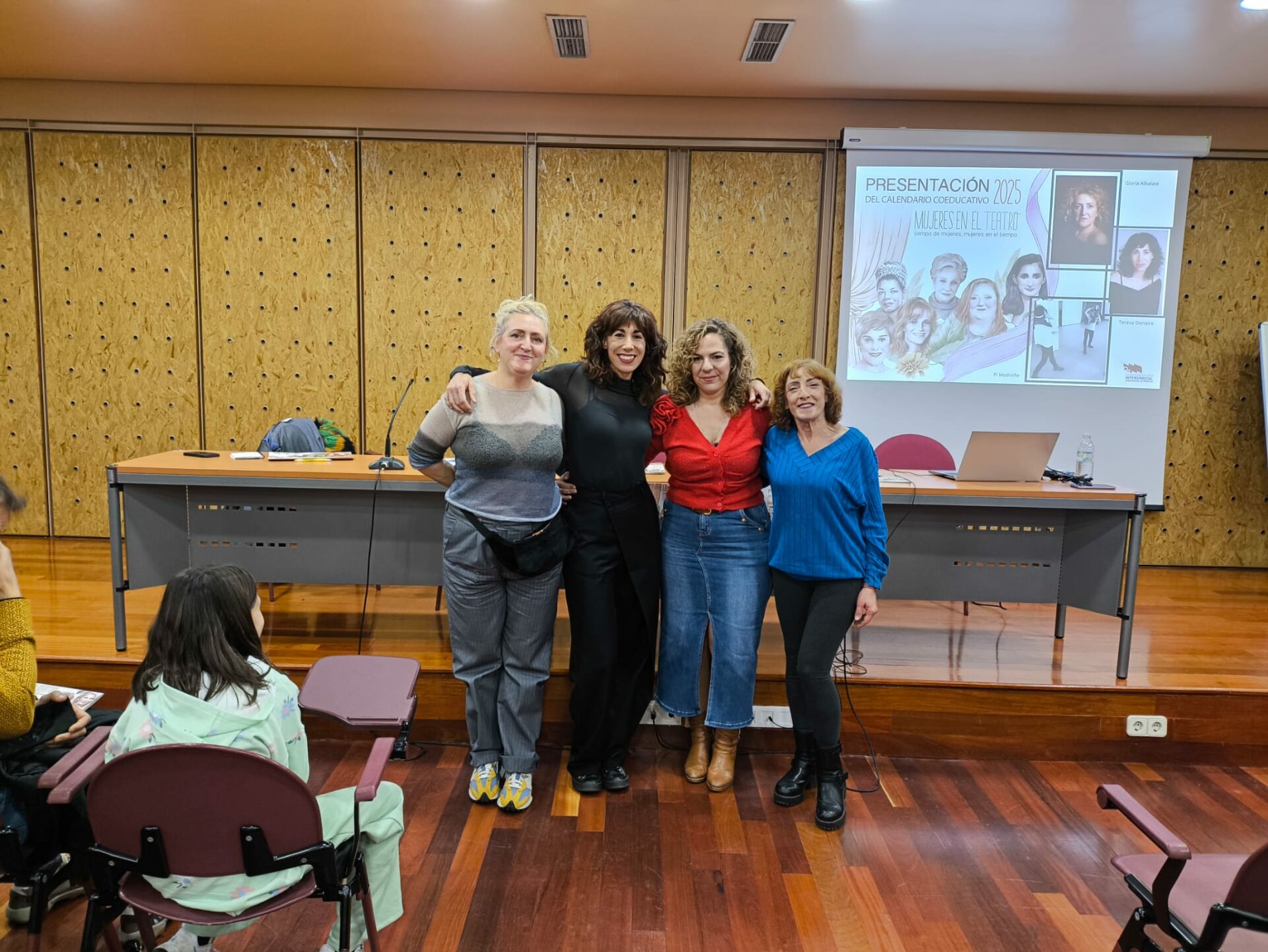 El Calendario de Mujer 2025 presentado en Ciudad Real rinde homenaje a las mujeres referentes del teatro