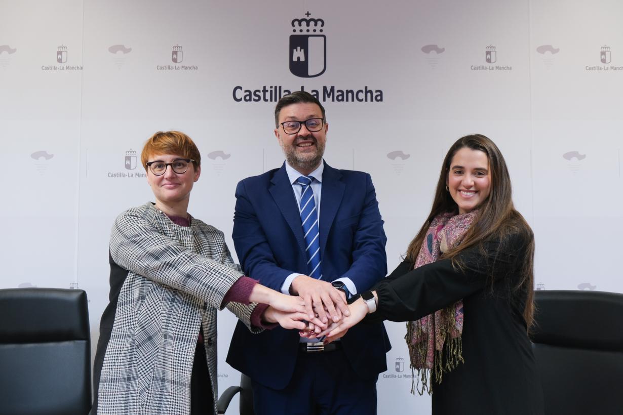 Castilla-La Mancha, ‘Save the Children’ y Fundación COTEC firman un convenio para investigar sobre el fenómeno de la promoción de curso