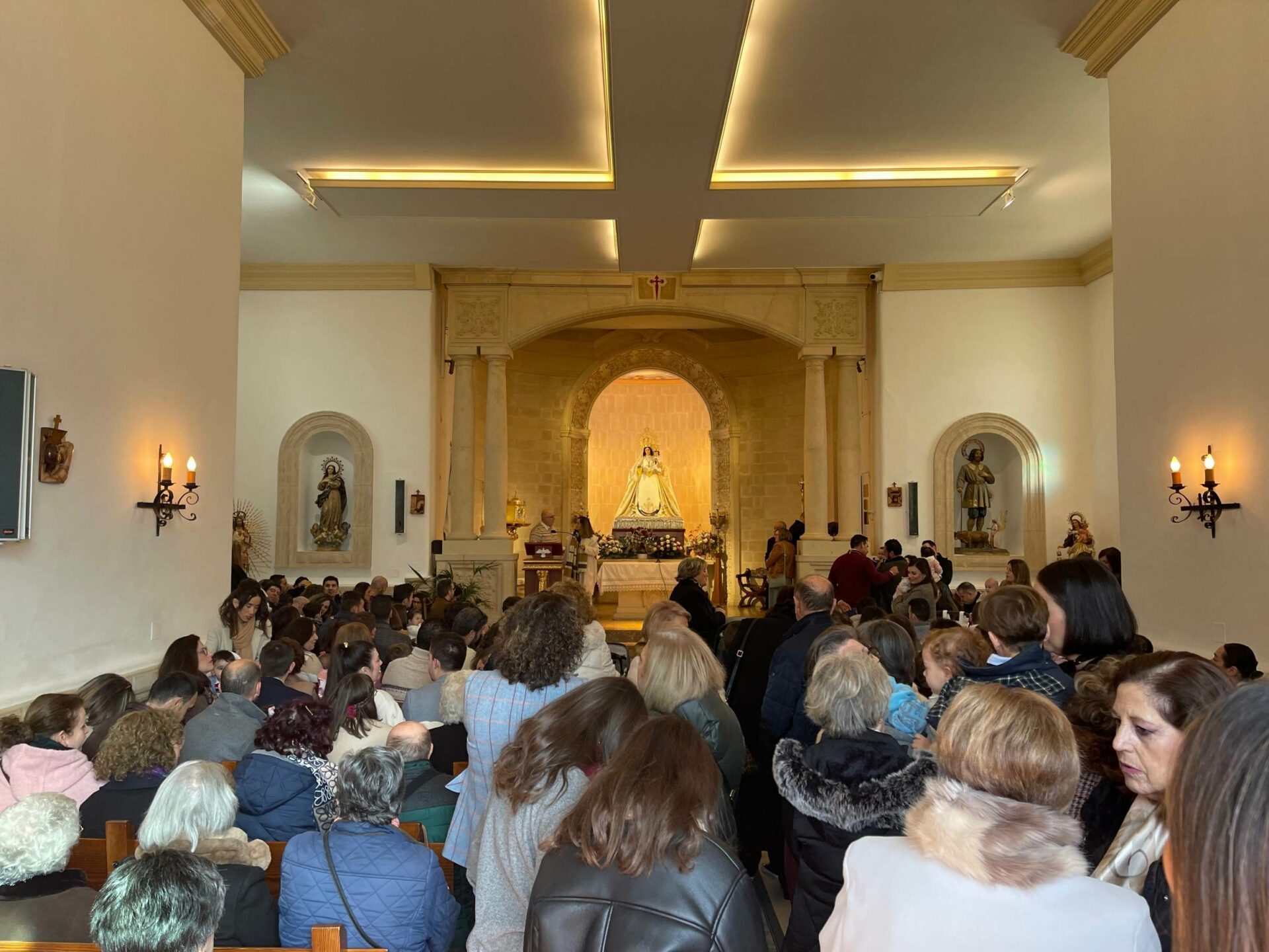 Presentación niños y niñas a la Virgen de las Viñas