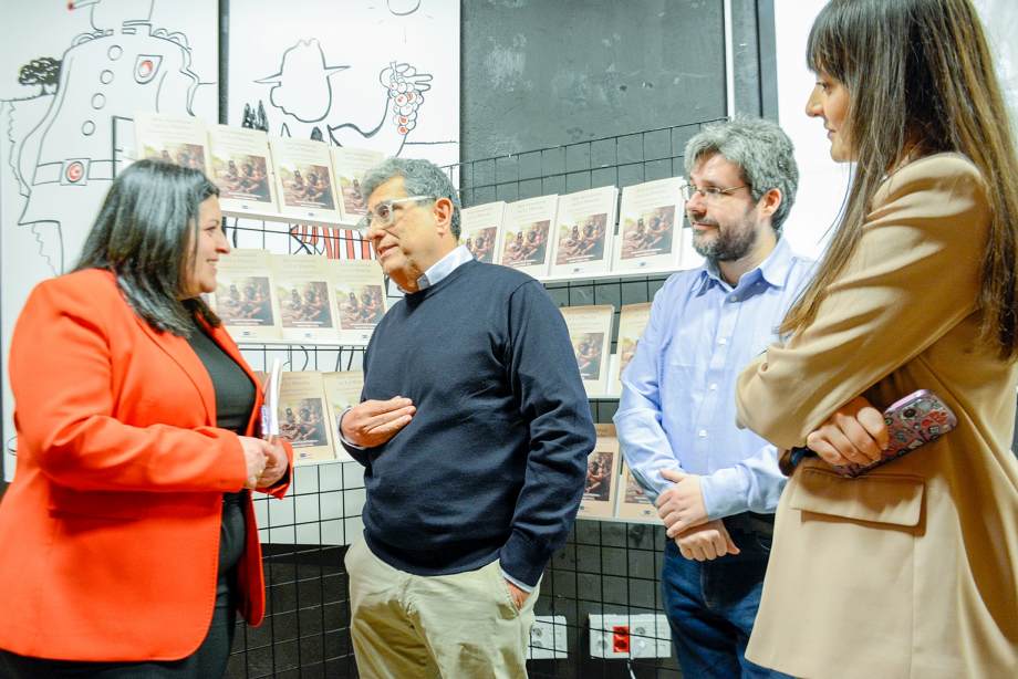 Presentado el libro “Arte neandertal en La Mancha” de Alejandro García y Santos López