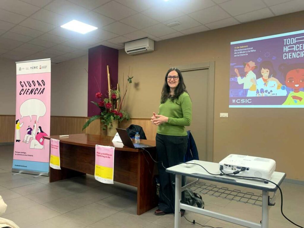 Villarrubia de los Ojos visibilizó la importancia de las mujeres en la ciencia con la charla de la investigadora María Ujué González, del CSIC