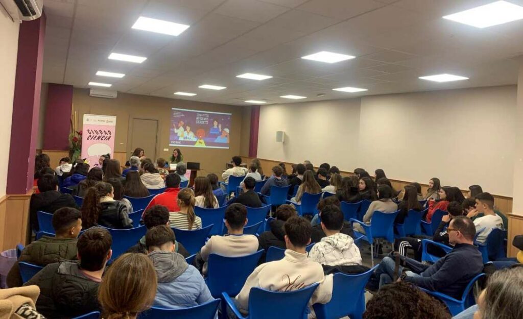 Villarrubia de los Ojos visibilizó la importancia de las mujeres en la ciencia con la charla de la investigadora María Ujué González, del CSIC