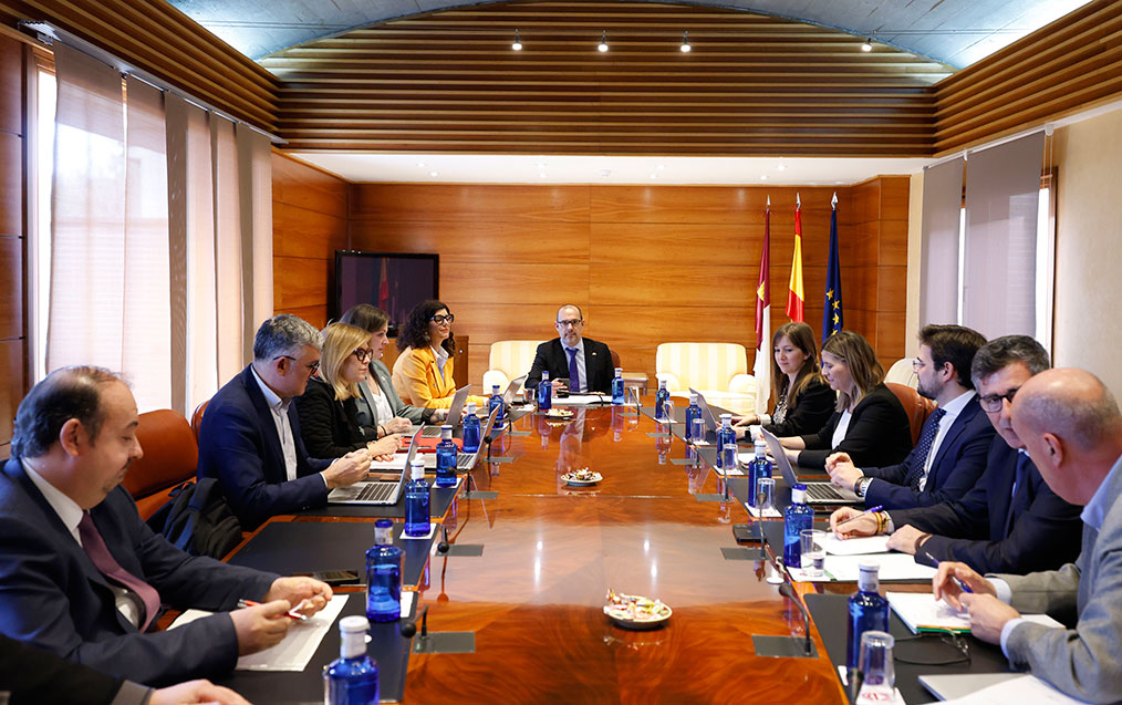 El Pleno en las Cortes de CLM del jueves debate sobre limpieza de cauces, vivienda, aranceles en agricultura y gestión de museos