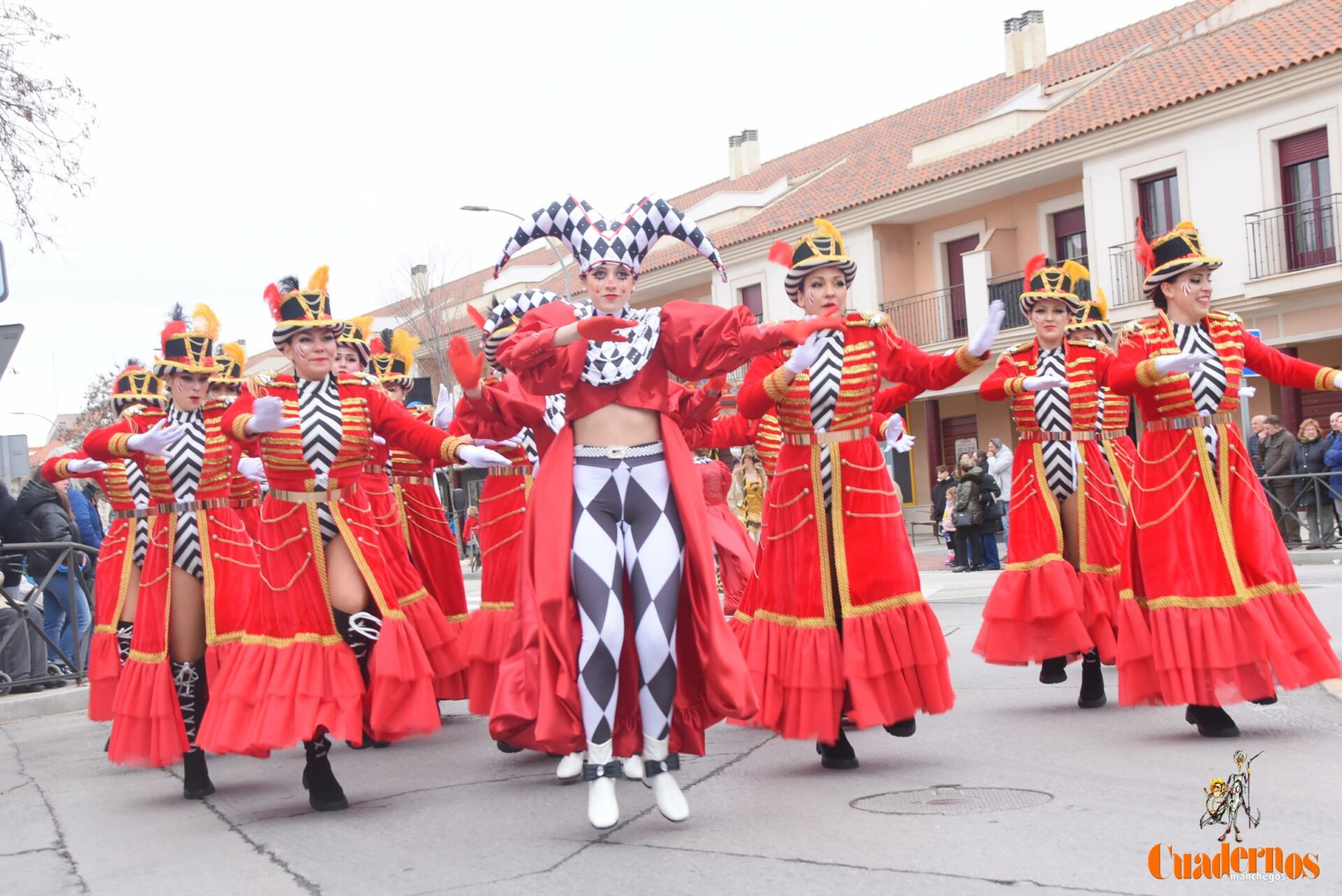 Tomelloso vibra con un espectacular Desfile Nacional de Carrozas y Comparsas