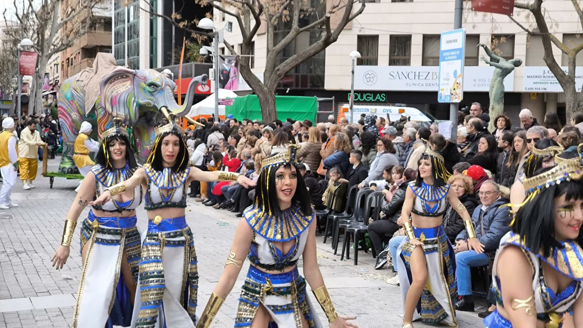 Harúspices se lleva el primer premio y el del público en el Domingo de Piñata de Ciudad Real