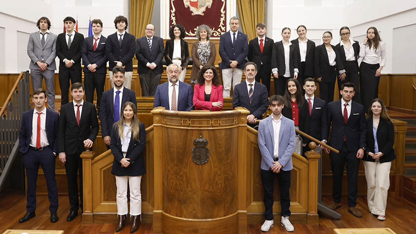 El equipo Lex Veritas, de Albacete, representará a la UCLM en la final de la Liga de Debate Universitario del G-9