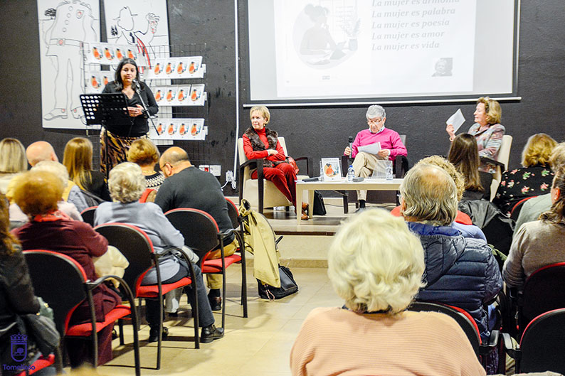 Mercedes Santiago presenta en Tomelloso su libro “Orgullosa de ser mujer”